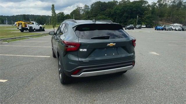 new 2025 Chevrolet Trax car, priced at $24,310