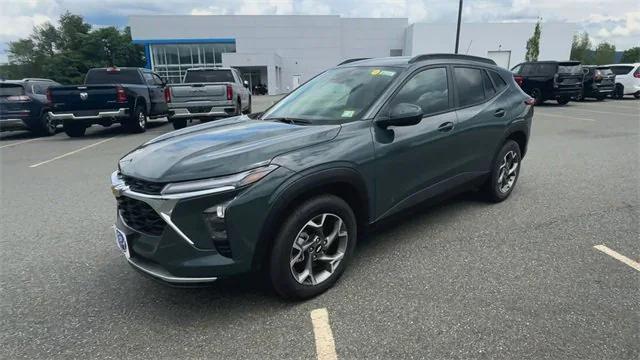 new 2025 Chevrolet Trax car, priced at $24,310