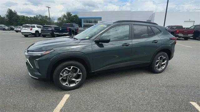 new 2025 Chevrolet Trax car, priced at $24,310