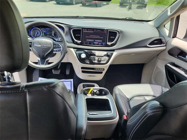 used 2023 Chrysler Pacifica car, priced at $25,999