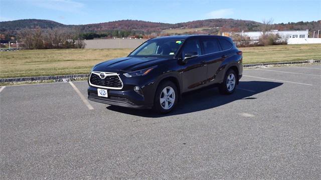 used 2022 Toyota Highlander car, priced at $31,780