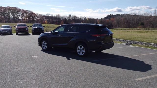 used 2022 Toyota Highlander car, priced at $31,780