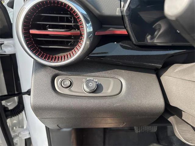 new 2025 Chevrolet Trax car, priced at $25,290
