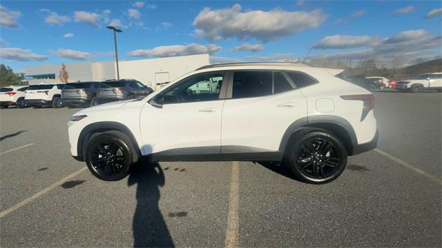 used 2025 Chevrolet Trax car, priced at $23,999