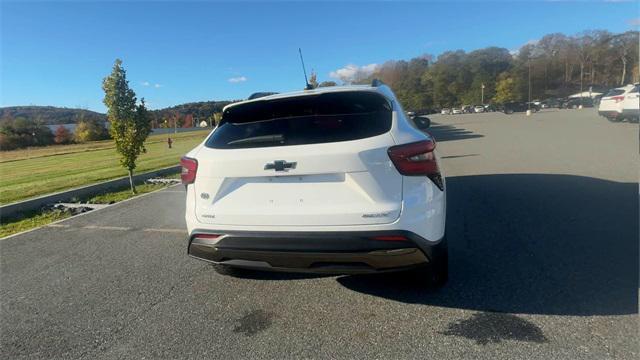 used 2025 Chevrolet Trax car, priced at $23,999