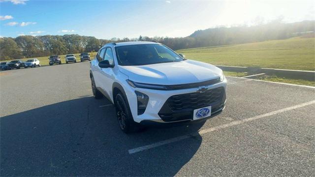 used 2025 Chevrolet Trax car, priced at $23,999