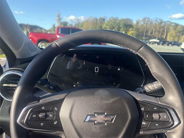 used 2025 Chevrolet Trax car, priced at $23,999