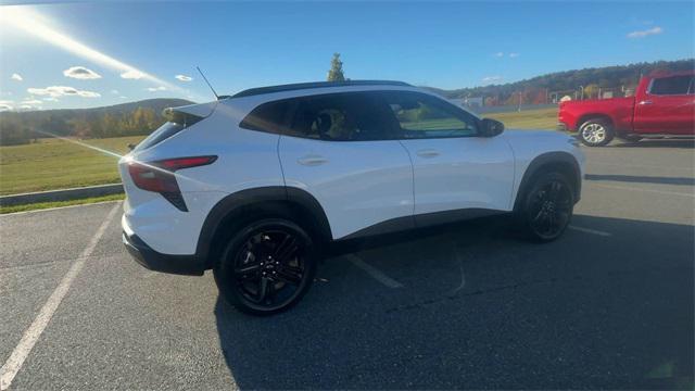 used 2025 Chevrolet Trax car, priced at $23,999