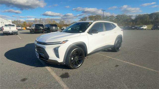 used 2025 Chevrolet Trax car, priced at $23,999