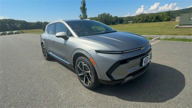 new 2025 Chevrolet Equinox EV car, priced at $40,720