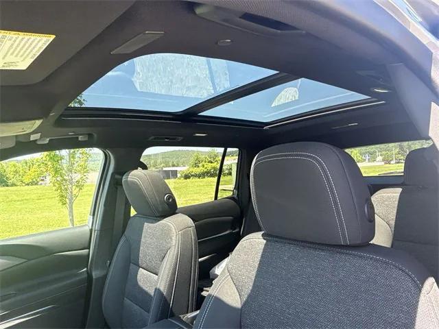 new 2025 Chevrolet Traverse car, priced at $44,990