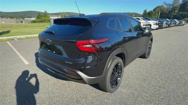 new 2025 Chevrolet Trax car, priced at $25,090