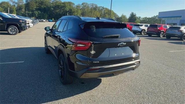 new 2025 Chevrolet Trax car, priced at $25,090
