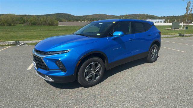new 2025 Chevrolet Blazer car, priced at $33,870