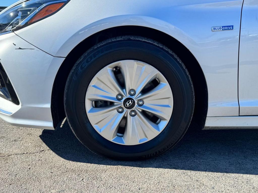 used 2018 Hyundai Sonata Hybrid car, priced at $9,999