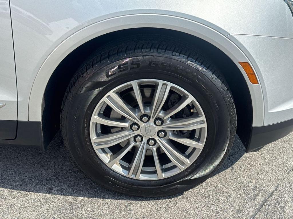 used 2017 Cadillac XT5 car, priced at $13,999
