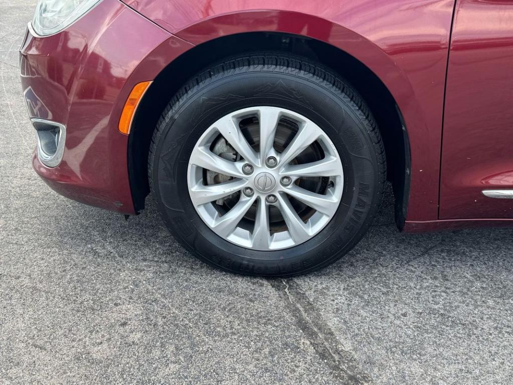 used 2018 Chrysler Pacifica car, priced at $12,999