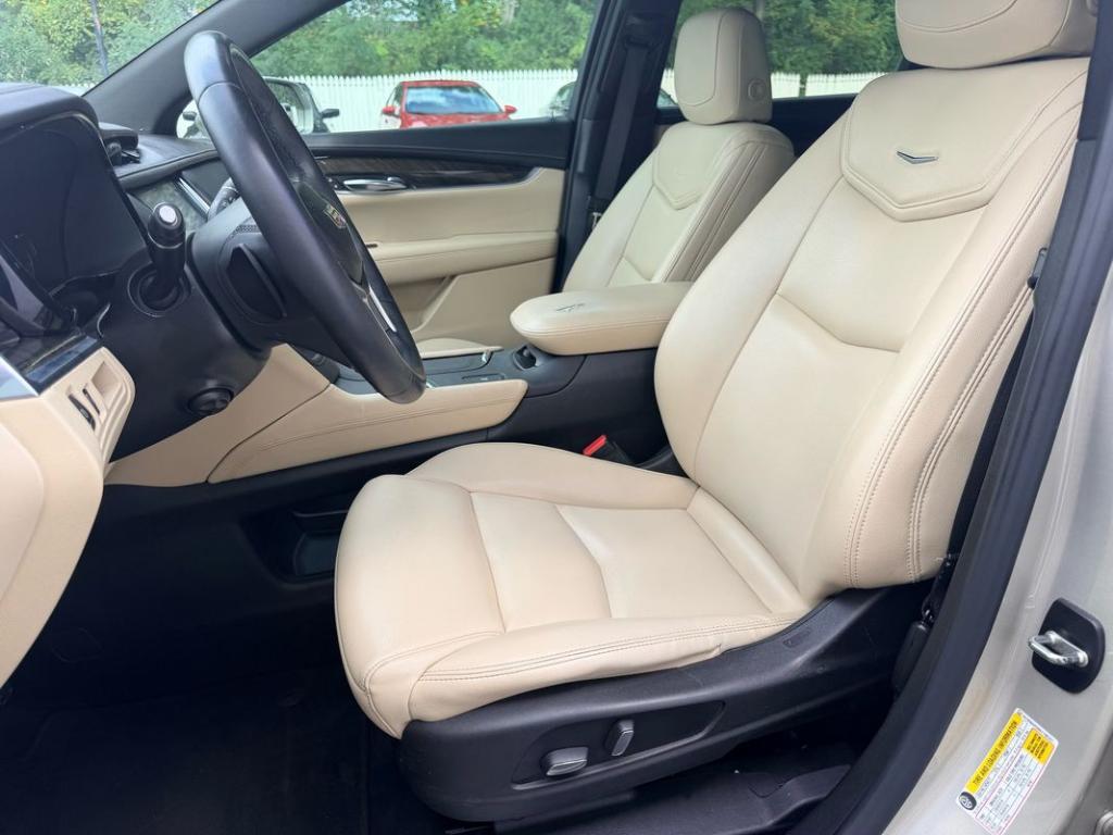 used 2017 Cadillac XT5 car, priced at $11,999