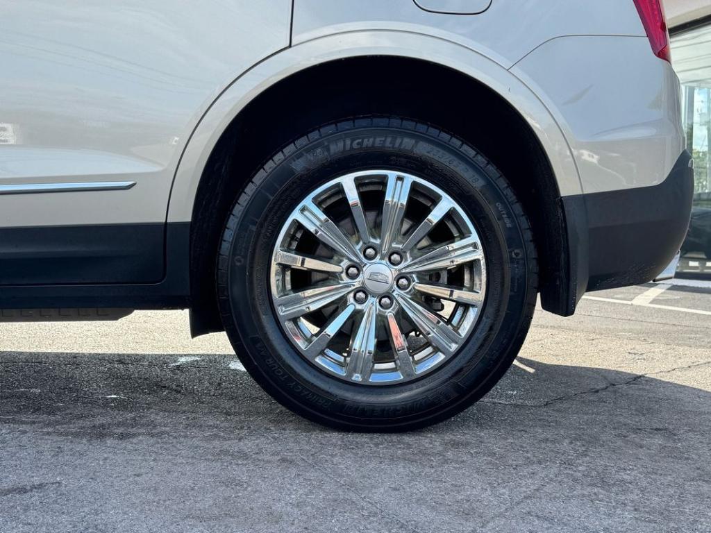 used 2017 Cadillac XT5 car, priced at $11,999