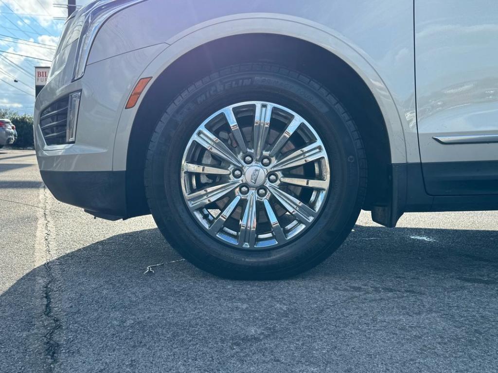used 2017 Cadillac XT5 car, priced at $11,999