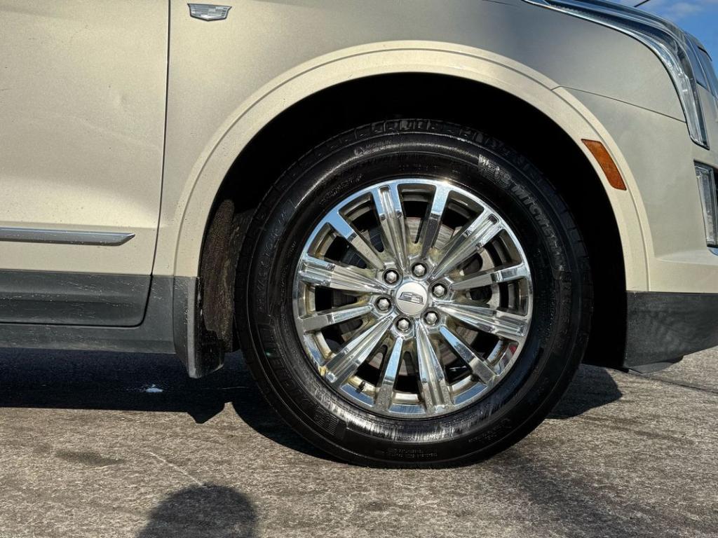 used 2017 Cadillac XT5 car, priced at $11,999