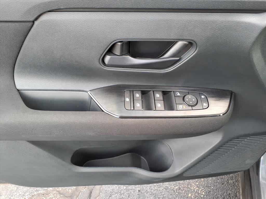 new 2025 Nissan Kicks car, priced at $23,660