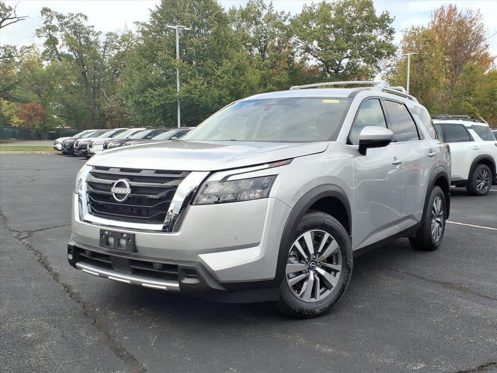 new 2025 Nissan Pathfinder car, priced at $45,735