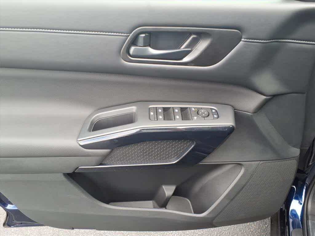 new 2025 Nissan Pathfinder car, priced at $36,890