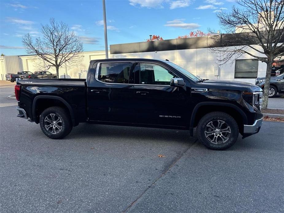 new 2025 GMC Sierra 1500 car, priced at $52,040