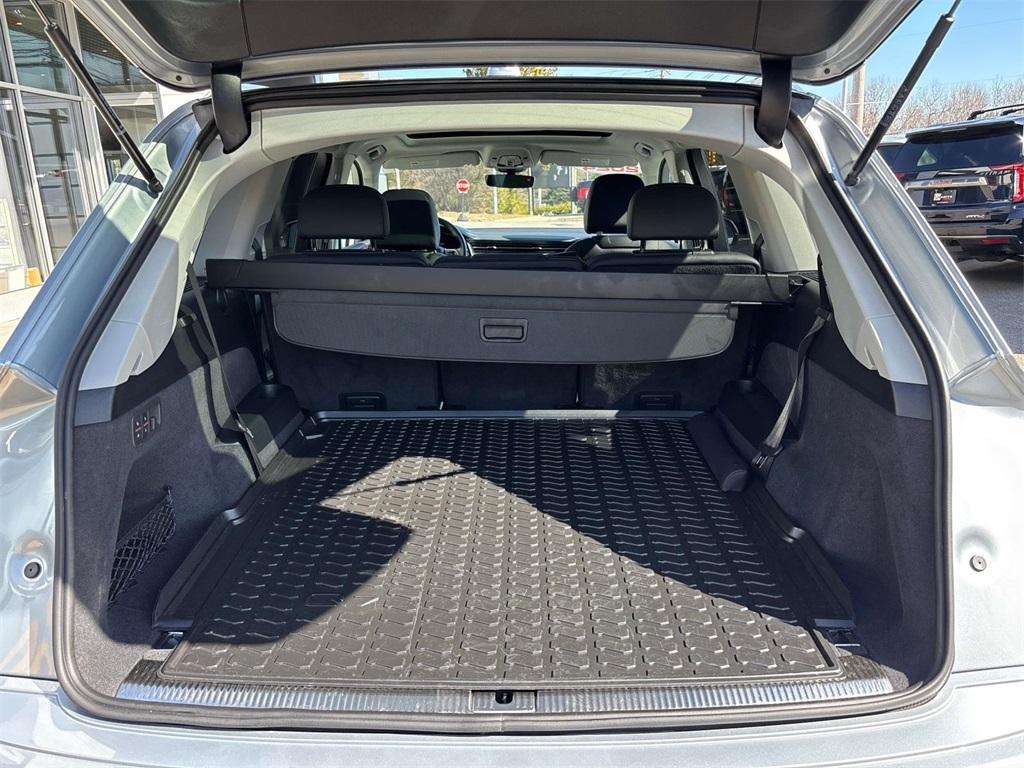 used 2024 Audi Q7 car, priced at $51,700