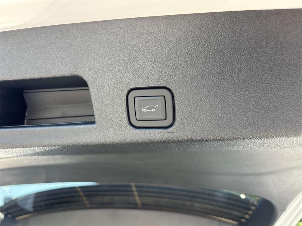 new 2025 GMC Acadia car, priced at $53,379