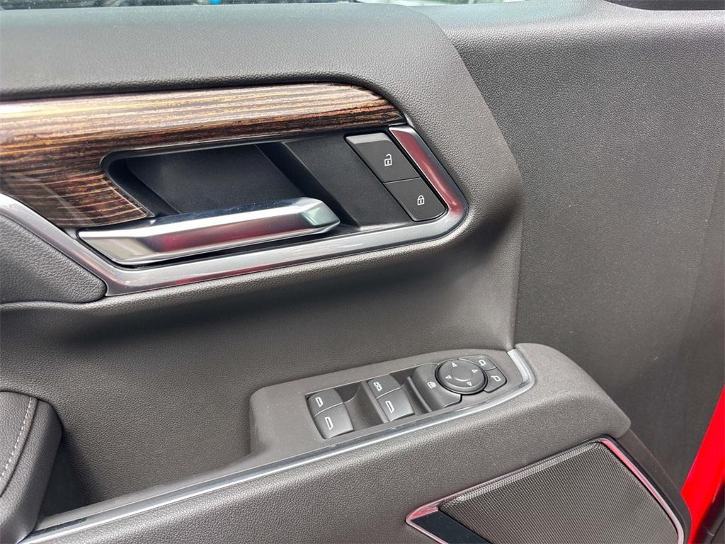 new 2025 GMC Sierra 1500 car, priced at $47,290