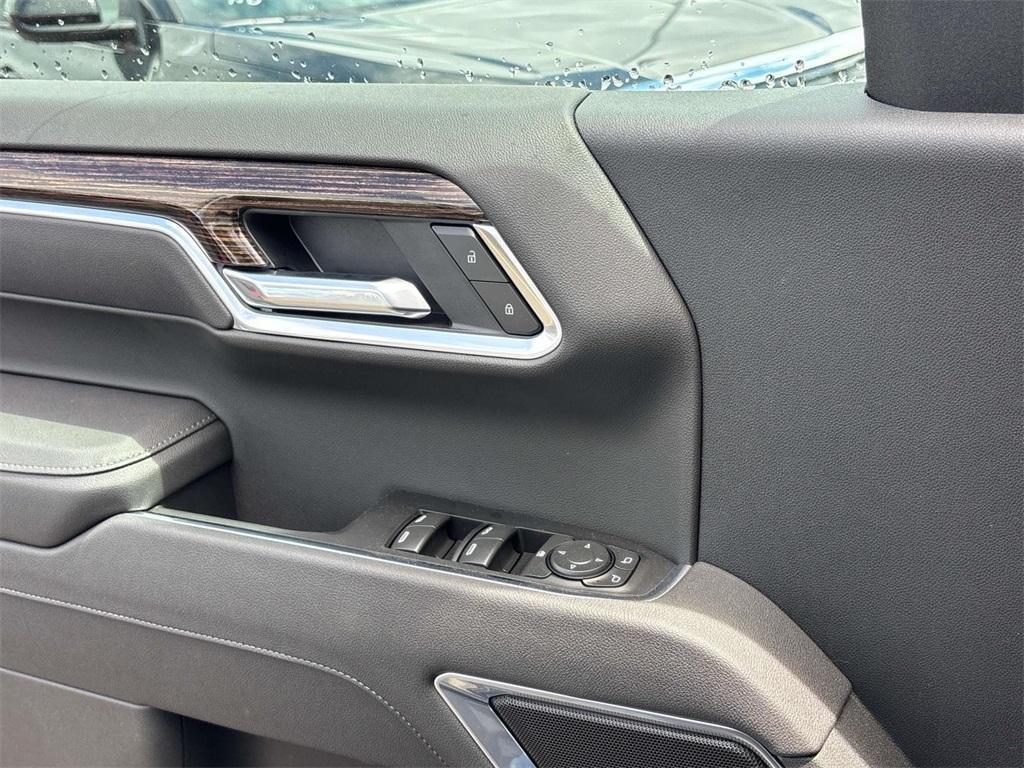 new 2025 GMC Sierra 1500 car, priced at $53,930
