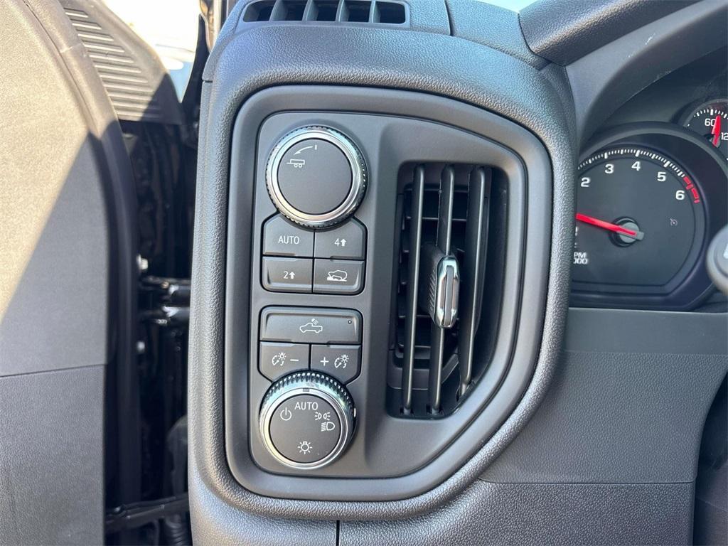 new 2025 GMC Sierra 1500 car, priced at $39,820