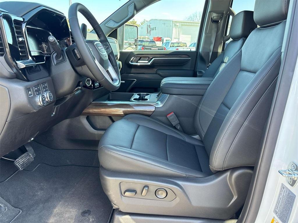 new 2025 GMC Sierra 3500 car, priced at $71,140