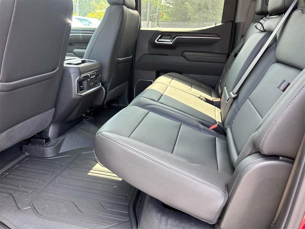 new 2025 GMC Sierra 1500 car, priced at $63,040
