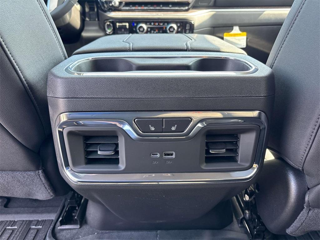 new 2025 GMC Sierra 1500 car, priced at $63,040