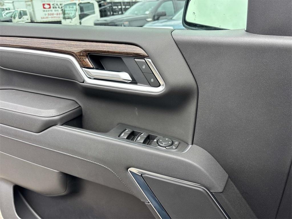 new 2025 GMC Sierra 1500 car, priced at $56,830