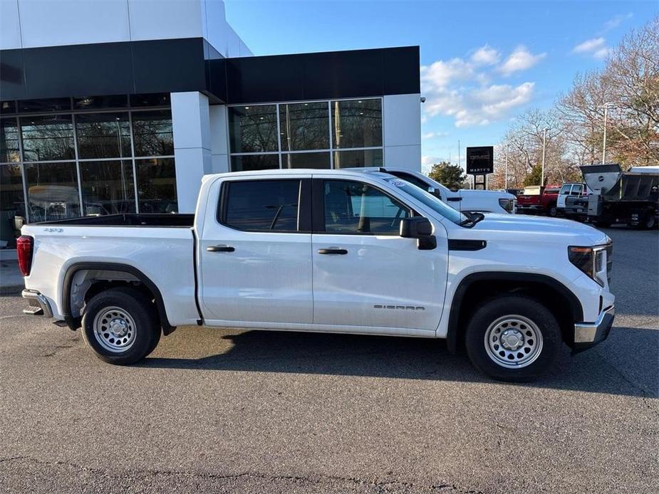 new 2024 GMC Sierra 1500 car, priced at $39,425