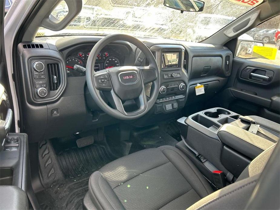 new 2025 GMC Sierra 1500 car, priced at $39,740