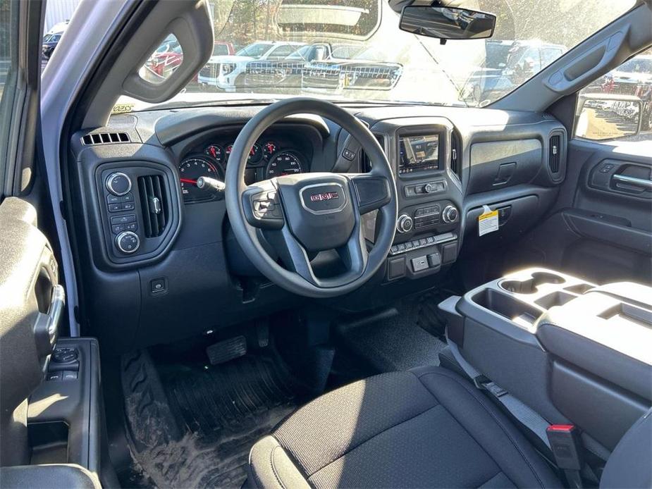 new 2025 GMC Sierra 1500 car, priced at $39,240