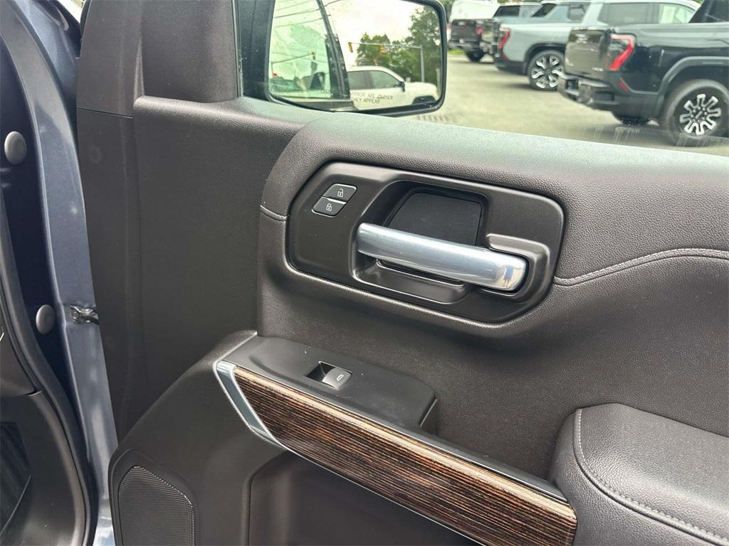 used 2021 GMC Sierra 1500 car, priced at $28,000