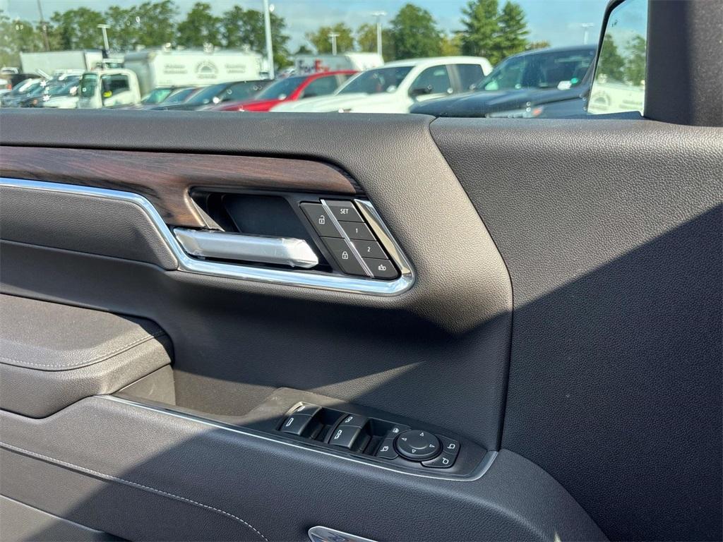 new 2025 GMC Sierra 1500 car, priced at $58,930