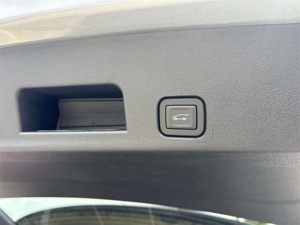 new 2025 GMC Acadia car, priced at $51,925