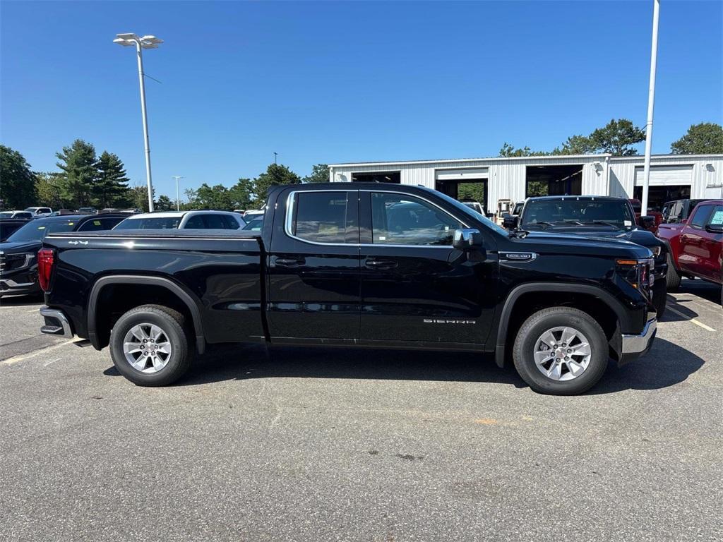 new 2025 GMC Sierra 1500 car, priced at $52,830