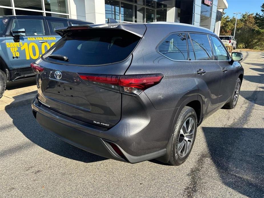 used 2022 Toyota Highlander car, priced at $36,800