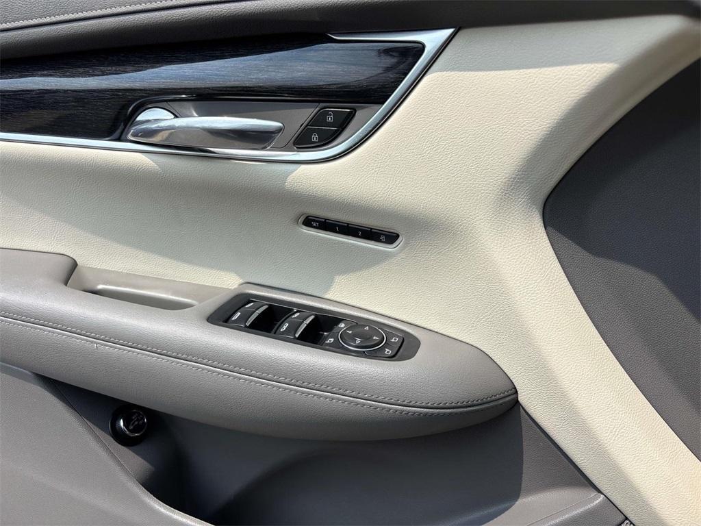used 2022 Cadillac XT6 car, priced at $37,950