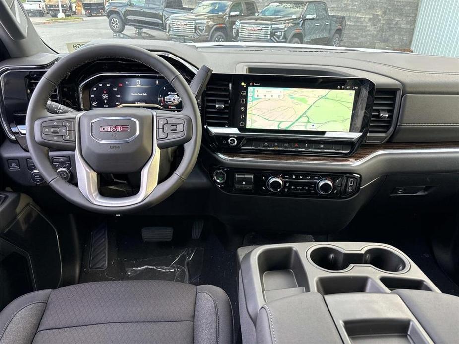 new 2025 GMC Sierra 1500 car, priced at $52,695