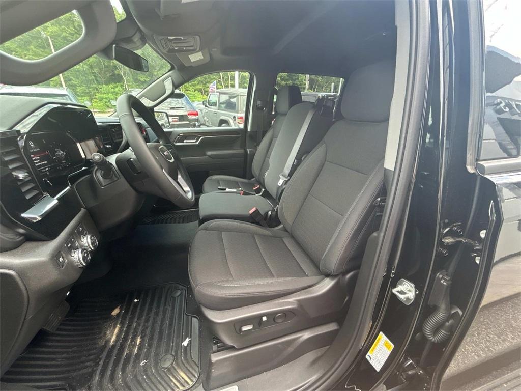 new 2025 GMC Sierra 1500 car, priced at $52,920