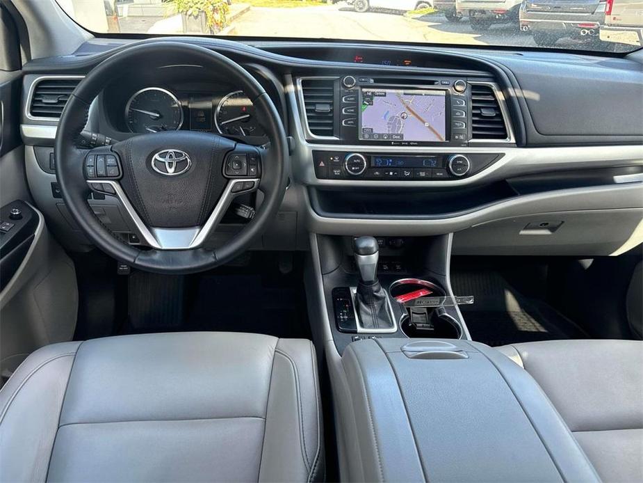 used 2018 Toyota Highlander car, priced at $27,400